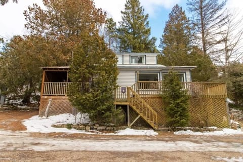 Chalet face au Saint-Laurent / Cottage in front of Saint-Lawrence