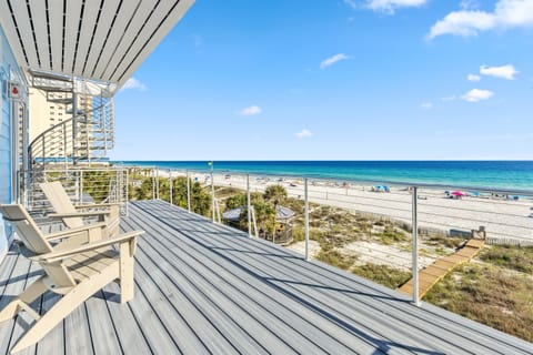 Stunning Views from 3 Levels of Decks