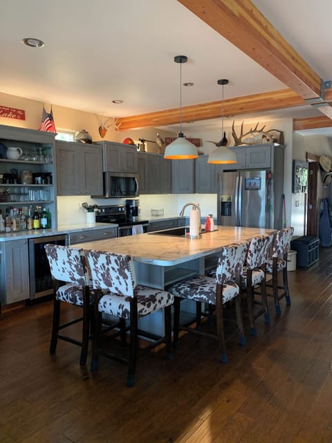 Another view of the kitchen