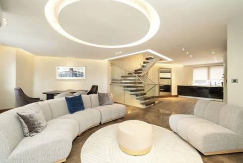 1 st floor family space 