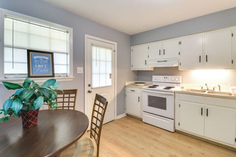 Kitchen | Dining Area