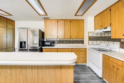 Kitchen | Keurig & Drip Coffee Makers | Toaster | Cooking Basics