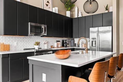 Neo 104 - Cook a quick meal here!