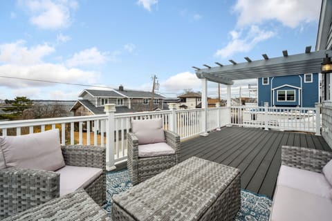 The upstairs deck! Please be considerate of our neighbors while out here. This is a quiet neighborhood