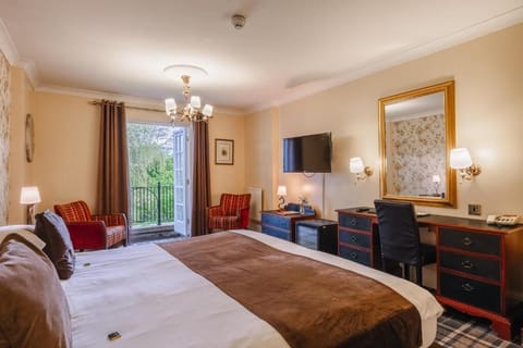 Suite with 1 King bed