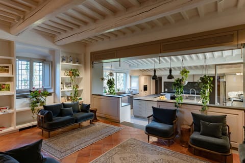 Autumn, Kitchen, Living Room, Spring, Summer