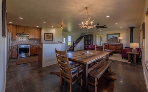 Welcome to Heart Mountain Hideaway!