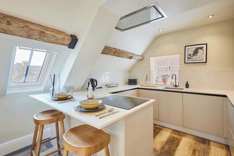 Apartment 6, Vinegar House, Worcester - Host & Stay