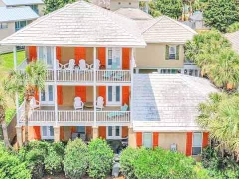 Peaceful Pelican Exterior: 3 Stories of porches, close to beach