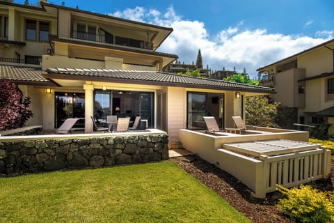 Ground-level villa offers easy access and direct connection to the resort lawn and open-air living. A short 5-10 minute walk to world famous Kapalua Bay.
