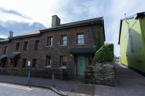 3b924776-5be5-45a8-b24a-321ef1c79aa4