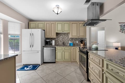 The kitchen has everything you'll need to prepare your favorite meals