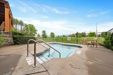 Golf Villa Spa Hot Tub (Complimentary Access)
