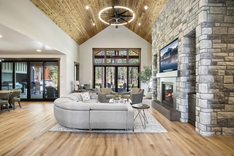 Welcome to the Elk Run Retreat. We hope we get to host you at this one of a kind Central Oregon rental. Please reach out with any questions.