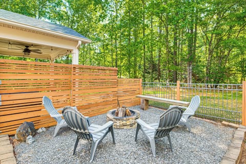 Fenced Backyard | Fire Pit | Pavilion | Gas Grill