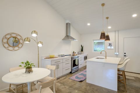 Dining room and Kitchen | Wisteria