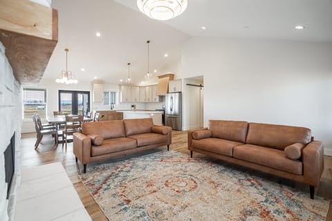 Home Decor, Architecture, Building, Furniture, Indoors