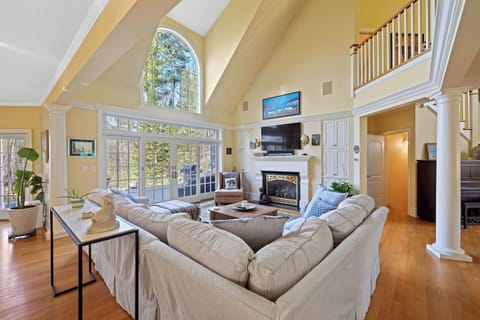 Large spacious & bright living room for all to gather.