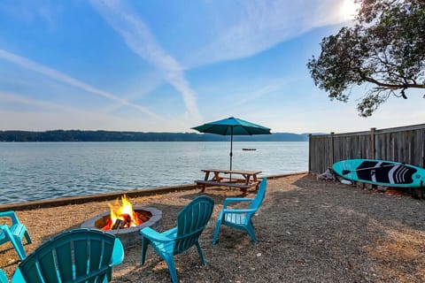 Sit around the fire and soak up everything the PNW has to offer!