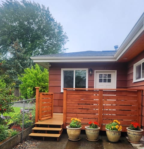 Cozy brand new studio with its own dog yard attached!