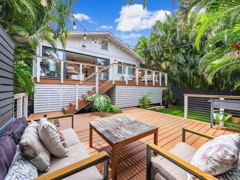 Welcome to Kailua Beach! Modern & stylish home w/ great indoor/outdoor spaces!