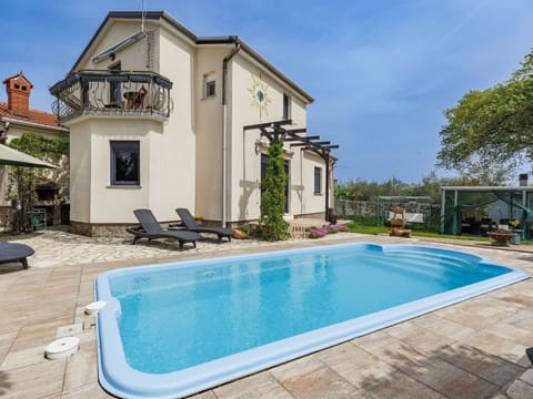 Swimming Pool, Leisure, Estate, Resort, Shade, Villa, Outdoor Furniture, Vacation, Eco Hotel