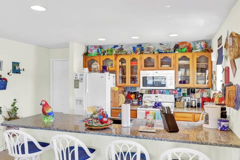 Fully Stocked Kitchen