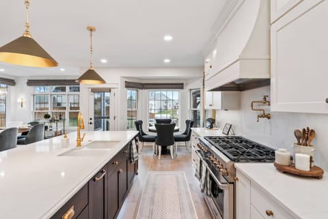 Professional-grade range and oven is perfect for cooking and baking. 