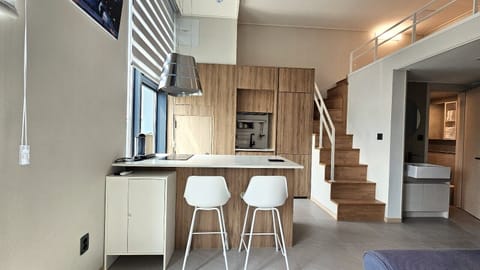 Kitchen, Island Table