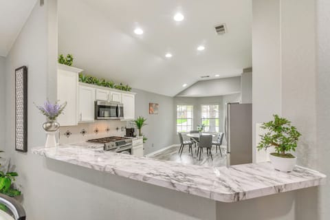 Kitchen | Trash Bags/Paper Towels