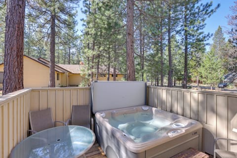 Sunriver Vacation Rental | 4BR | 3BA | 1,650 Sq Ft | 4 Steps to Enter