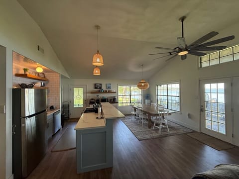 Single Story Kitchen