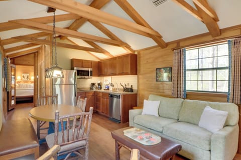 Living Room | Queen Sleeper Sofa | Smart TV | Free WiFi