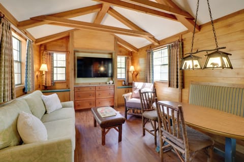 Heflin Vacation Rental | 1BR | 1BA | 528 Sq Ft | Step-Free Access