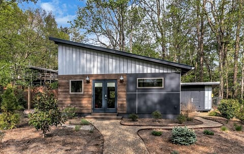 Welcome to Cozy Laurel!