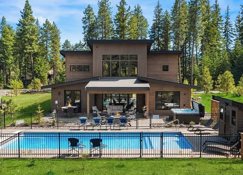 Blissful Pool Retreat: - Fabulous outdoor entertainment in Suncadia Resort!
