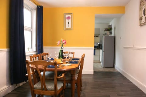 Living Room / Lounge