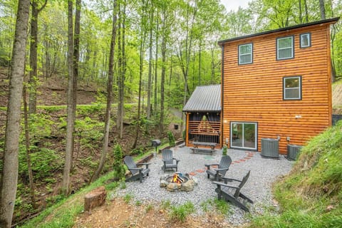 Nestled Inn's crackling firepit