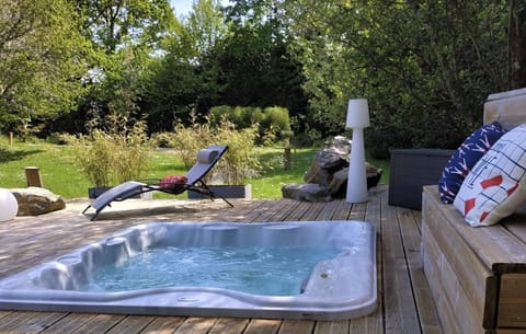 A jacuzzi in the shared spa area