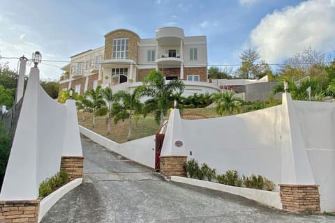 Tanyrallt Villa