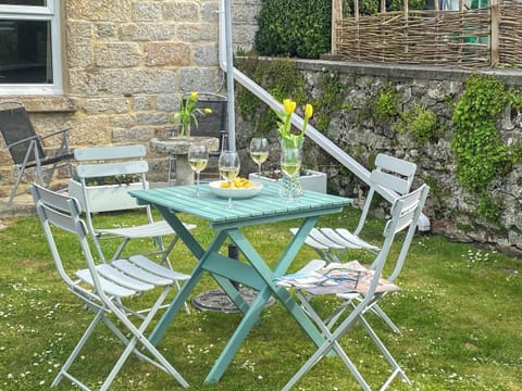 Outdoor eating area | Grace Cottage, St Just