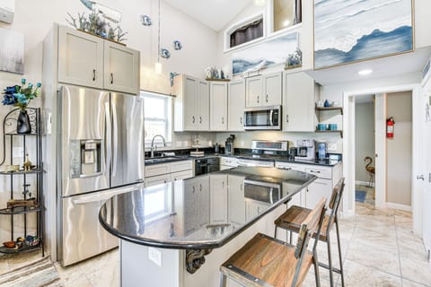 Kitchen | 1st Floor | Cooking Basics | Dual Drip/Keurig Coffee Maker