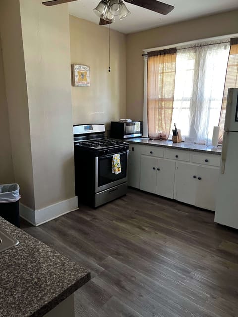 Recent photo taken by our cleaning team, ensuring you see the home how it truly is.