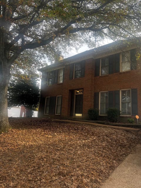 Recent photo taken by our cleaning team, ensuring you see the home how it truly is.