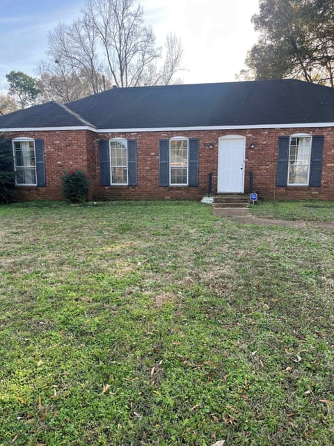 Recent photo taken by our cleaning team, ensuring you see the home how it truly is