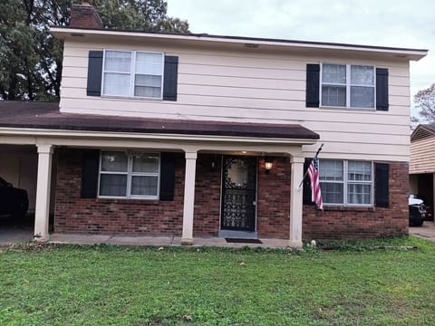 Recent photo taken by our cleaning team, ensuring you see the home how it truly is.