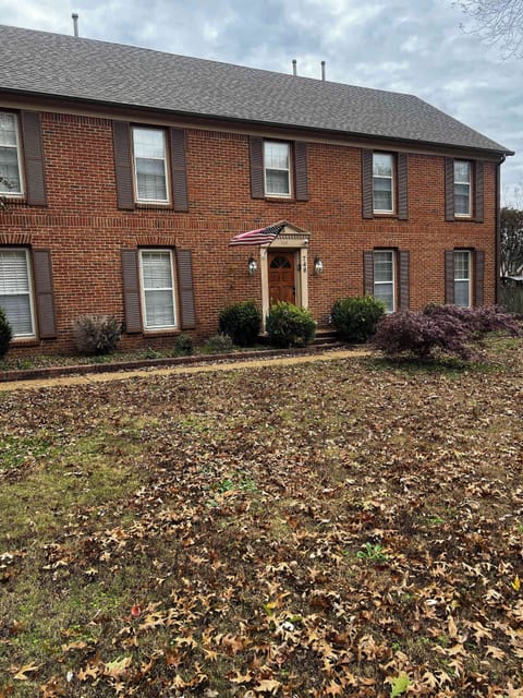 Recent photo taken by our cleaning team, ensuring you see the home how it truly is