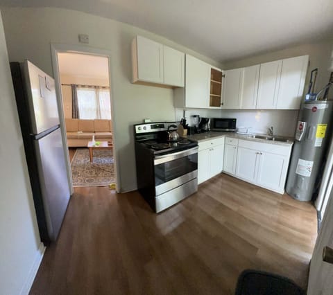 Recent photo taken by our cleaning team, ensuring you see the home how it truly is.