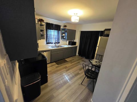 Recent photo taken by our cleaning team, ensuring you see the home how it truly is.