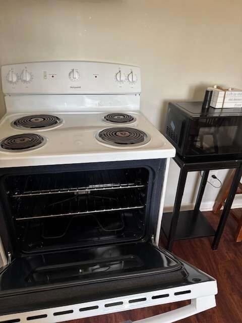 Recent photo taken by our cleaning team, ensuring you see the home how it truly is